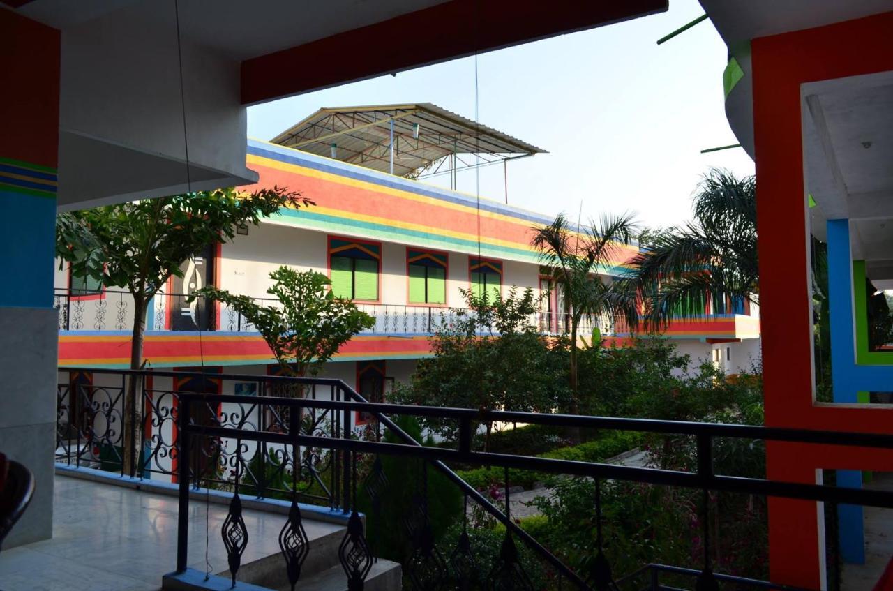 Hotel Harmony ขชุราโห ภายนอก รูปภาพ