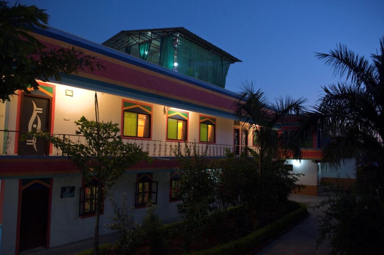 Hotel Harmony ขชุราโห ภายนอก รูปภาพ