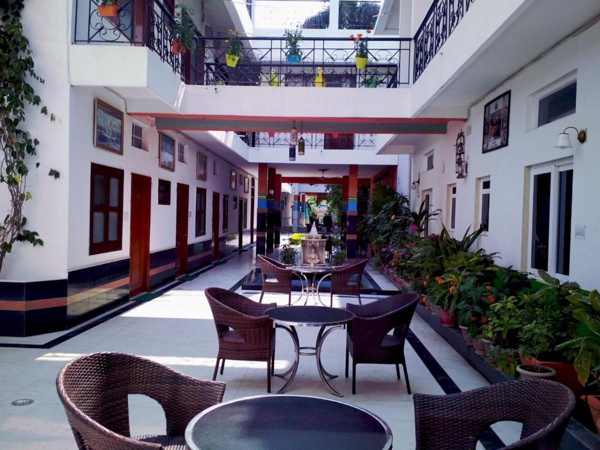 Hotel Harmony ขชุราโห ภายนอก รูปภาพ