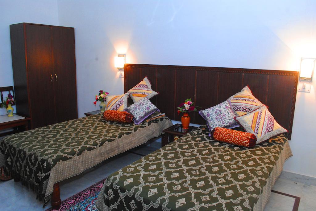 Hotel Harmony ขชุราโห ภายนอก รูปภาพ